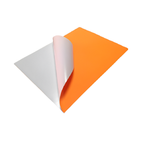 Utilisations créatives et avantages du papier autocollant dans la vie quotidienne